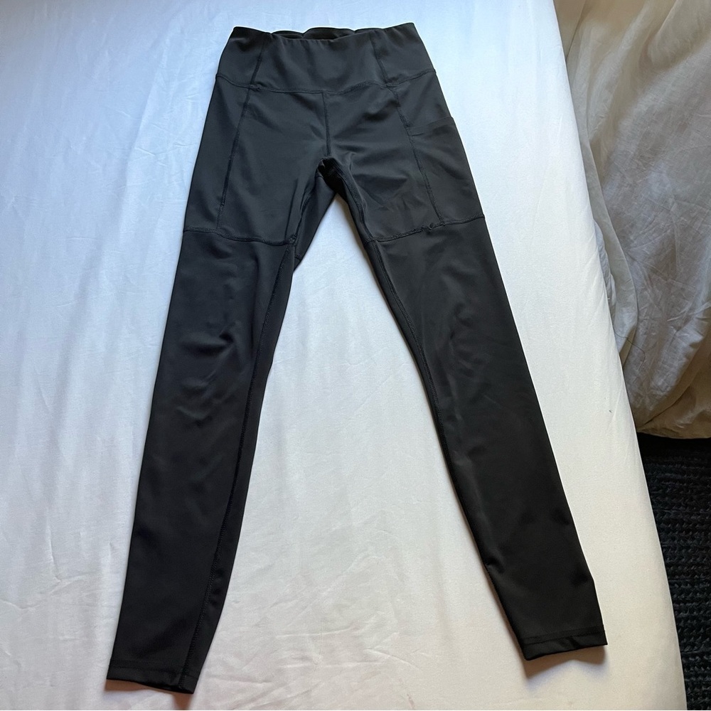 TOPO DESIGNS black knit cropped leggings